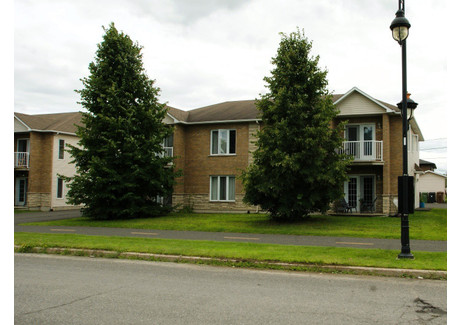 Dom na sprzedaż - 2805-2811 Rue de la Commune, Drummondville, QC J2B0M3, CA Drummondville, Kanada, 437 m², 607 148 USD (2 337 518 PLN), NET-99550425