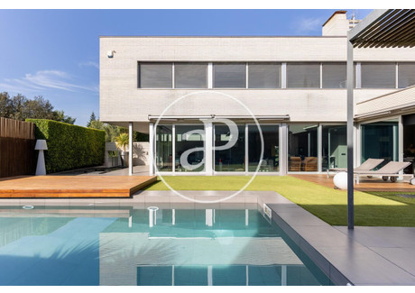 Dom na sprzedaż - Sant Cugat Del Valles, Hiszpania, 557 m², 2 075 938 USD (8 345 269 PLN), NET-83982372