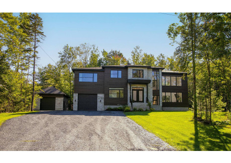 Dom na sprzedaż - 2723 Rue de l'Alcôve, Brompton/Rock Forest/Saint-Élie/Deauville, QC J1 Brompton/rock Forest/saint-Élie/deauville, Kanada, 286 m², 814 430 USD (3 151 844 PLN), NET-100399383