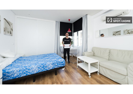 Mieszkanie do wynajęcia - Madrid, Hiszpania, 30 m², 2061 USD (8306 PLN), NET-75733653