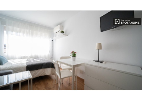 Mieszkanie do wynajęcia - Madrid, Hiszpania, 30 m², 1564 USD (6414 PLN), NET-75783819