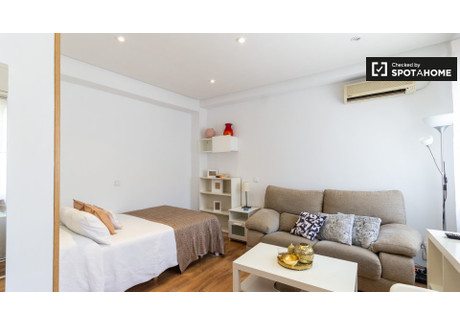 Mieszkanie do wynajęcia - Madrid, Hiszpania, 30 m², 1518 USD (6057 PLN), NET-78322126