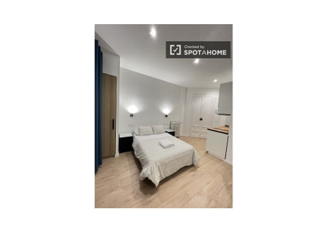 Mieszkanie do wynajęcia - Madrid, Hiszpania, 22 m², 1666 USD (6963 PLN), NET-78322518