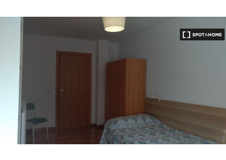 Pokój do wynajęcia - Valencia, Hiszpania, 160 m², 374 USD (1533 PLN), NET-79109443