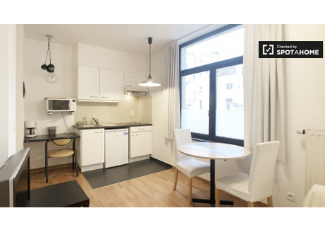 Mieszkanie do wynajęcia - Brussels, Belgia, 50 m², 1143 USD (4686 PLN), NET-79101786