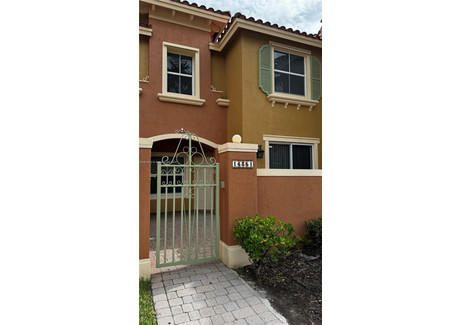 Dom do wynajęcia - 14351 SW Pembroke Pines, Usa, 129,14 m², 3000 USD (11 490 PLN), NET-99047272