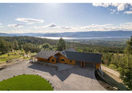 Dom na sprzedaż - 4519 June Springs Road Kelowna, Kanada, 387,22 m², 1 861 303 USD (7 575 505 PLN), NET-102312270