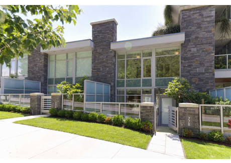 Dom na sprzedaż - 778 ARTHUR ERICKSON PLACE West Vancouver, Kanada, 163,97 m², 1 790 849 USD (7 288 754 PLN), NET-102576657