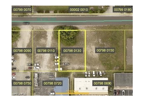 Działka na sprzedaż - 1326 SE 8th Terrace Cape Coral, Usa, 929,16 m², 69 900 USD (284 493 PLN), NET-97018581