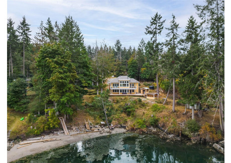 Dom na sprzedaż - 225 Mariners Way Mayne Island, Kanada, 200,67 m², 869 448 USD (3 503 876 PLN), NET-98112861