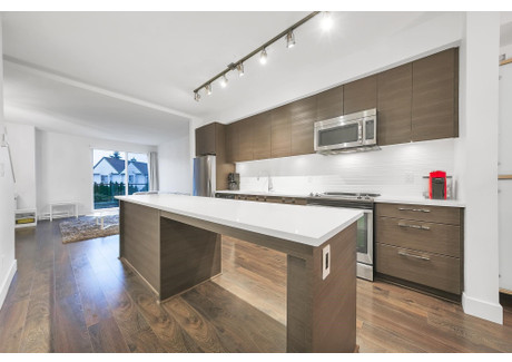 Dom na sprzedaż - 16 909 CLARKE ROAD Port Moody, Kanada, 118,64 m², 799 944 USD (3 279 770 PLN), NET-101928156