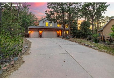 Dom na sprzedaż - 1360 Pawprint Court Colorado Springs, Usa, 323,3 m², 795 000 USD (3 203 850 PLN), NET-98383295