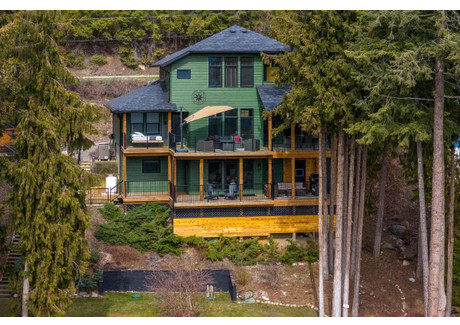 Dom na sprzedaż - 7756 COLUMBIA Drive North Shuswap, Kanada, 250,75 m², 624 757 USD (2 542 759 PLN), NET-102461746