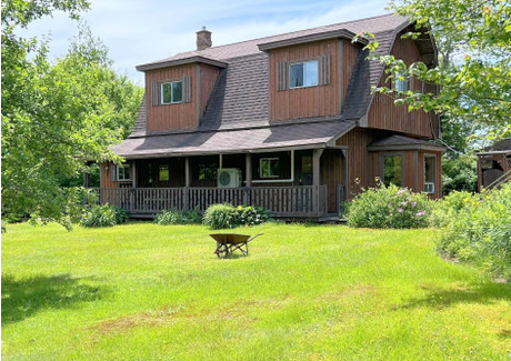 Dom na sprzedaż - 2812 Highway Windsor Road, Kanada, 182,18 m², 364 552 USD (1 476 434 PLN), NET-97015650