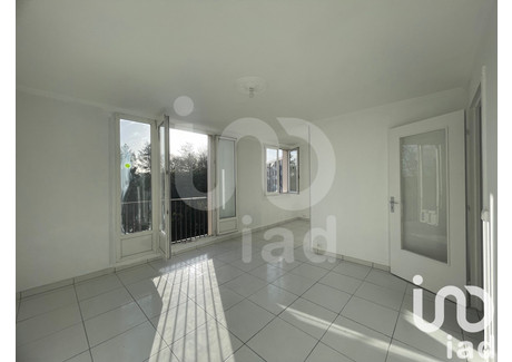 Mieszkanie na sprzedaż - Viry-Châtillon, Francja, 65 m², 171 958 USD (713 624 PLN), NET-103180303