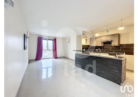 Mieszkanie na sprzedaż - Pontault-Combault, Francja, 47 m², 190 633 USD (768 250 PLN), NET-96286801