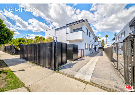 Dom na sprzedaż - 14739 Delano St Van Nuys, Usa, 641,77 m², 1 600 000 USD (6 144 000 PLN), NET-99470693