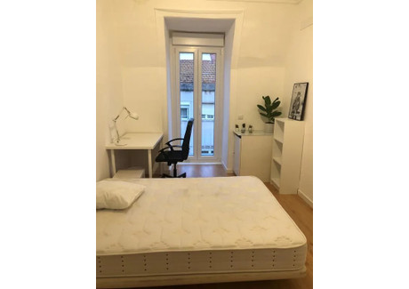 Mieszkanie do wynajęcia - Rua Barão de Sabrosa Lisbon, Portugalia, 150 m², 673 USD (2792 PLN), NET-100044999