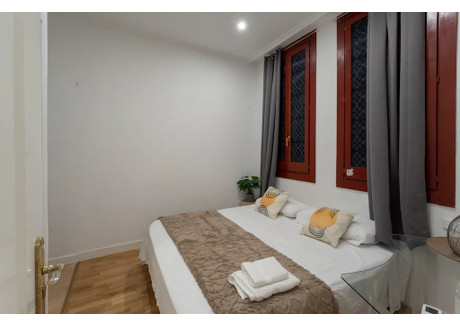 Mieszkanie do wynajęcia - Calle Isabel La Católica Madrid, Hiszpania, 200 m², 988 USD (4099 PLN), NET-100099832