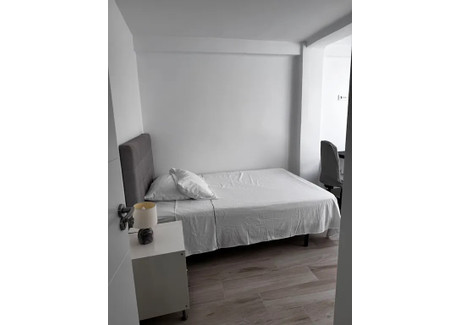 Mieszkanie do wynajęcia - Pasaje Pezuela Málaga, Hiszpania, 89 m², 524 USD (2054 PLN), NET-100142540