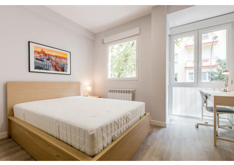 Mieszkanie do wynajęcia - Calle de Julián Besteiro Madrid, Hiszpania, 170 m², 624 USD (2589 PLN), NET-100130027