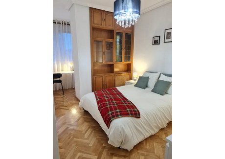 Mieszkanie do wynajęcia - Calle de Oña Madrid, Hiszpania, 117 m², 653 USD (2508 PLN), NET-100253139