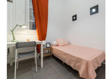 Mieszkanie do wynajęcia - Carrer Matías Perelló Valencia, Hiszpania, 85 m², 309 USD (1282 PLN), NET-100854102