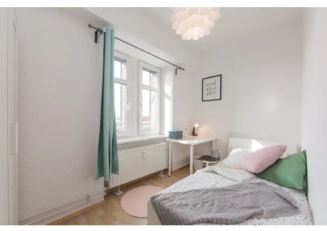 Mieszkanie do wynajęcia - Kantstraße Berlin, Niemcy, 67 m², 703 USD (2749 PLN), NET-100885859