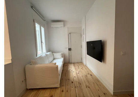 Mieszkanie do wynajęcia - Calle de San Hermenegildo Madrid, Hiszpania, 35 m², 1696 USD (6955 PLN), NET-101208972