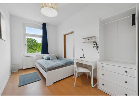 Mieszkanie do wynajęcia - Glienicker Straße Berlin, Niemcy, 72 m², 709 USD (2845 PLN), NET-101237960