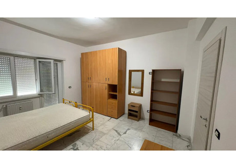 Mieszkanie do wynajęcia - Via Masurio Sabino Rome, Włochy, 81 m², 599 USD (2407 PLN), NET-101355693