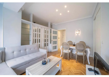 Mieszkanie do wynajęcia - Calle del Poeta Joan Maragall Madrid, Hiszpania, 40 m², 2336 USD (9390 PLN), NET-101355626