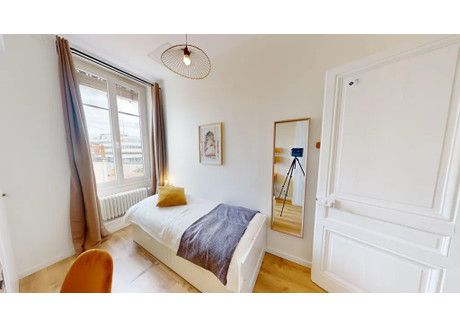 Mieszkanie do wynajęcia - Rue Cavenne Lyon, Francja, 191 m², 707 USD (2890 PLN), NET-101300605