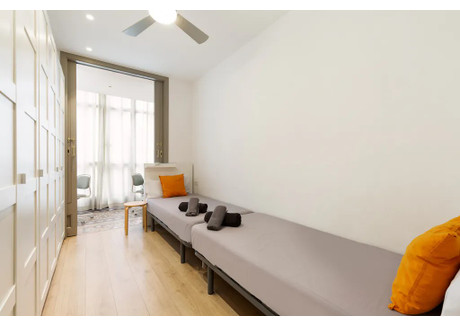 Mieszkanie do wynajęcia - Carrer de Balmes Barcelona, Hiszpania, 100 m², 1414 USD (5672 PLN), NET-101412154