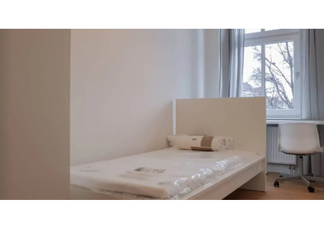 Mieszkanie do wynajęcia - Schulstraße Berlin, Niemcy, 116 m², 707 USD (2934 PLN), NET-101523962