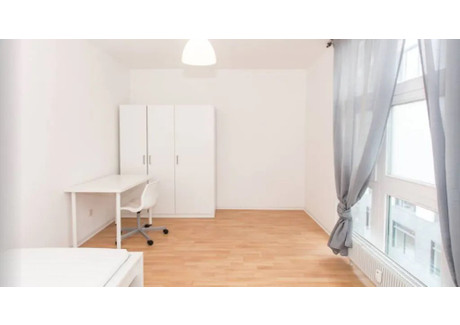 Mieszkanie do wynajęcia - Charlottenstraße Berlin, Niemcy, 67 m², 796 USD (3329 PLN), NET-101755917