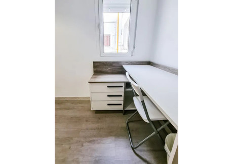 Mieszkanie do wynajęcia - Carrer del Doctor Vicent Zaragoza Valencia, Hiszpania, 91 m², 407 USD (1691 PLN), NET-101735825