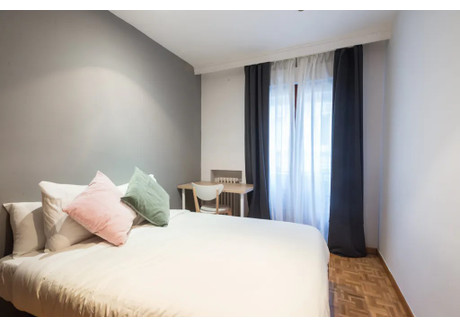 Mieszkanie do wynajęcia - Calle de Lavapiés Madrid, Hiszpania, 120 m², 599 USD (2401 PLN), NET-101822672