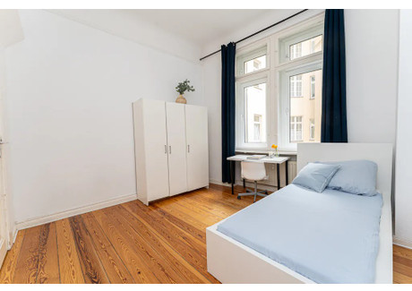 Mieszkanie do wynajęcia - Königin-Elisabeth-Straße Berlin, Niemcy, 162 m², 728 USD (2984 PLN), NET-101922929