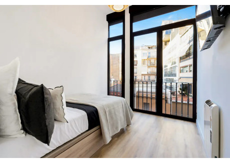 Mieszkanie do wynajęcia - Ronda de Sant Pere Barcelona, Hiszpania, 240 m², 857 USD (3514 PLN), NET-102131982