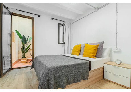 Mieszkanie do wynajęcia - Carrer de Freixures Barcelona, Hiszpania, 35 m², 1131 USD (4637 PLN), NET-102131984