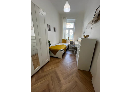 Mieszkanie do wynajęcia - Hasnerstraße Vienna, Austria, 67 m², 686 USD (2868 PLN), NET-102250024