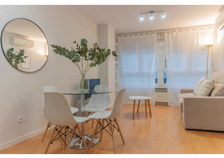 Mieszkanie do wynajęcia - Calle de Joaquín María López Madrid, Hiszpania, 55 m², 1959 USD (8033 PLN), NET-102314936