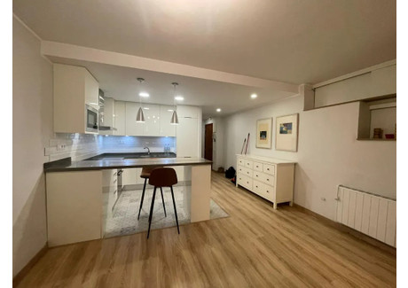 Mieszkanie do wynajęcia - Carrer Gran de Gràcia Barcelona, Hiszpania, 65 m², 1533 USD (6410 PLN), NET-102463327