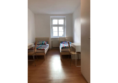 Mieszkanie do wynajęcia - Kurze Straße Berlin, Niemcy, 100 m², 468 USD (1903 PLN), NET-102640732