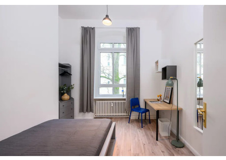 Mieszkanie do wynajęcia - Leibnizstraße Berlin, Niemcy, 80 m², 790 USD (3237 PLN), NET-102756248