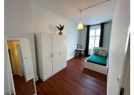 Mieszkanie do wynajęcia - Heinrich-Roller-Straße Berlin, Niemcy, 79 m², 725 USD (2973 PLN), NET-102855103