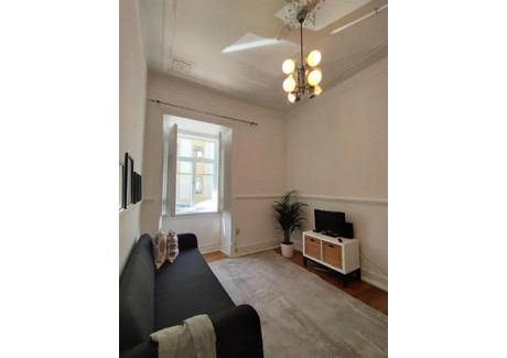 Mieszkanie do wynajęcia - Rua Correia Teles Lisbon, Portugalia, 75 m², 1820 USD (7551 PLN), NET-102802633