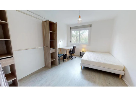 Mieszkanie do wynajęcia - Avenue du 8 Mai Bron, Francja, 84 m², 468 USD (1942 PLN), NET-102915895