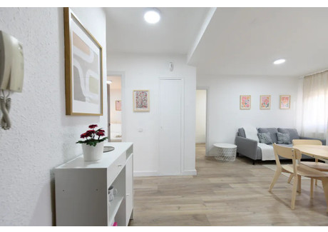 Mieszkanie do wynajęcia - Avenida de Entrevías Madrid, Hiszpania, 70 m², 1856 USD (7610 PLN), NET-102916522